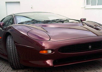 Jaguar XJ 220